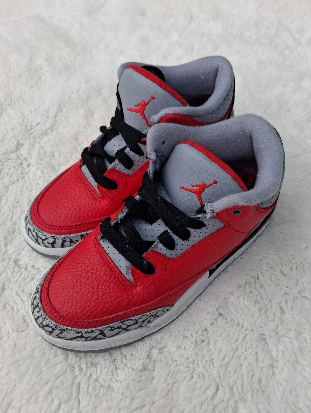 Kids Nike Jordans Red Basketball Sneakers Size 1Y